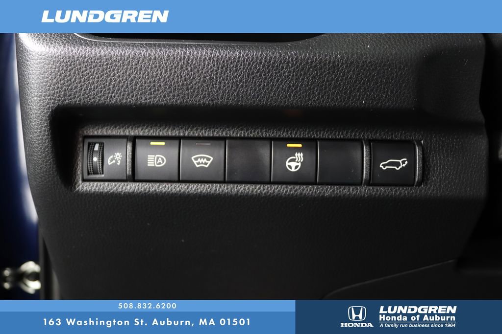 Used 2024 Toyota RAV4 SE w/ Weather & Moonroof Package image 28