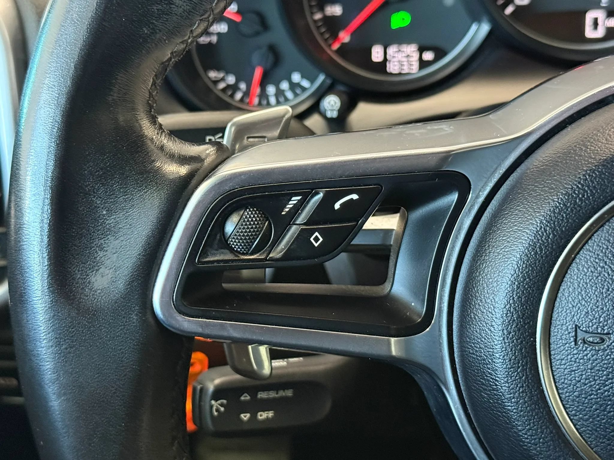 Used 2017 Porsche Cayenne Platinum Edition AWD/4WD image 43