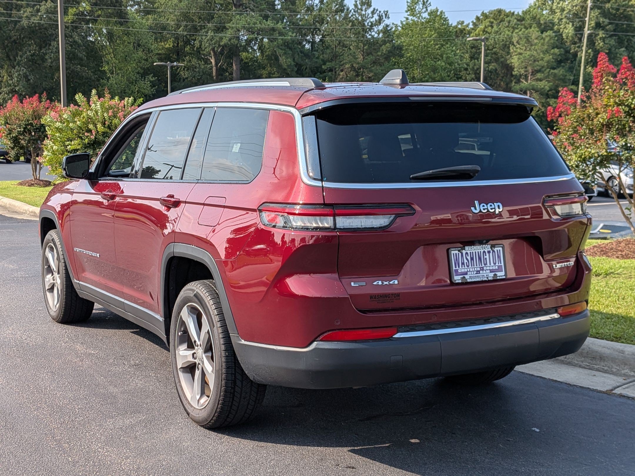 Used 2021 Jeep Grand Cherokee L Limited AWD/4WD image 7
