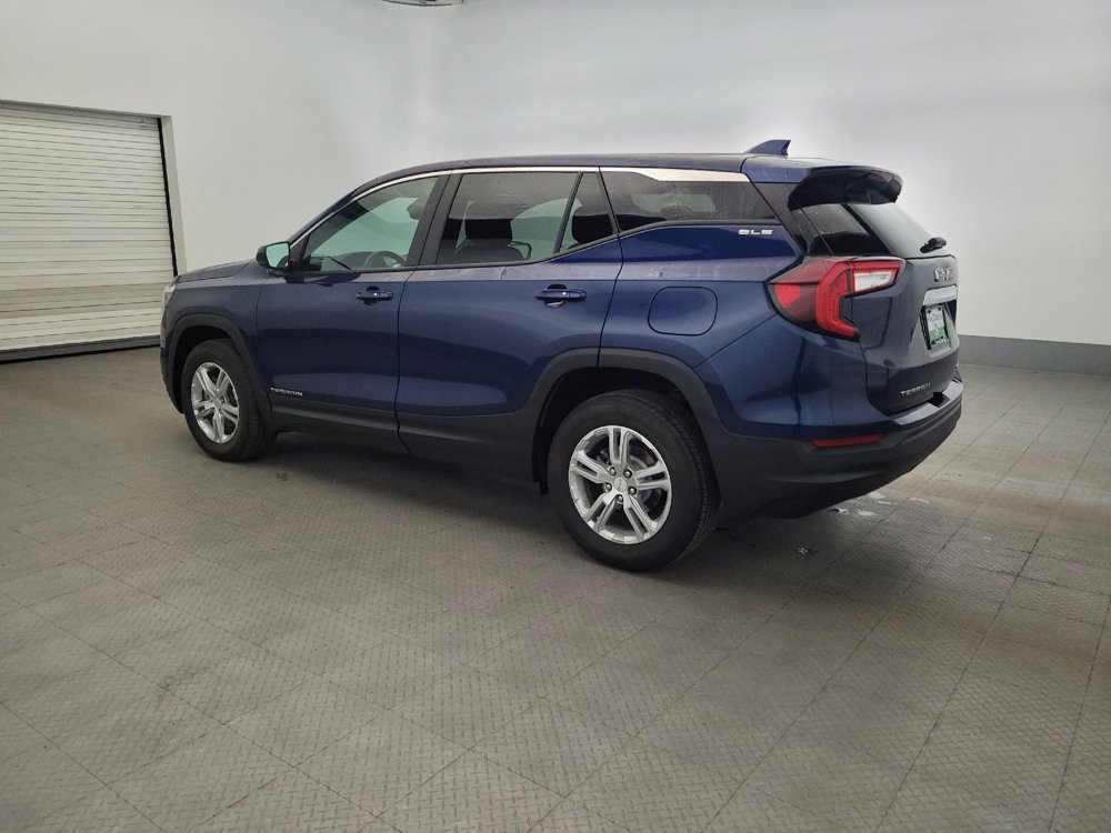 Used 2023 GMC Terrain SLE AWD/4WD image 3