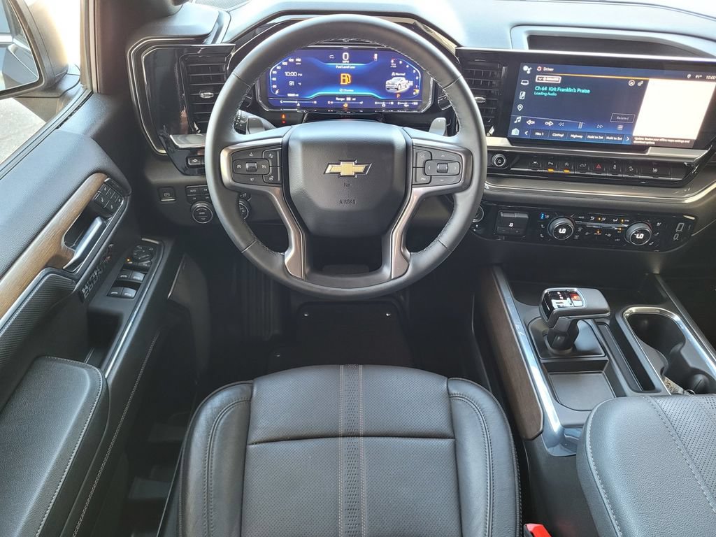 Used 2024 Chevrolet Silverado 1500 High Country w/ Technology Package AWD/4WD image 12