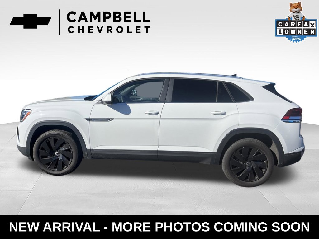 Used 2025 Volkswagen Atlas Cross Sport SE AWD/4WD image 2