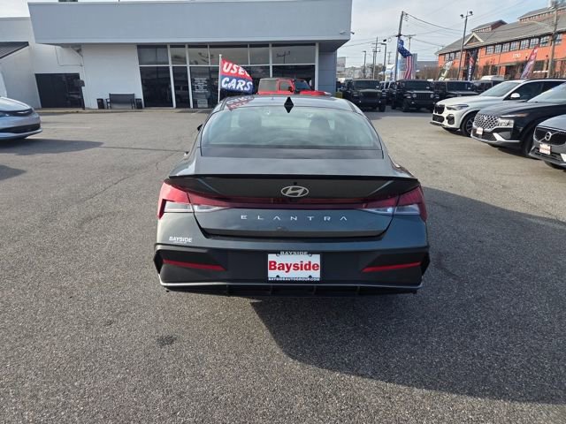 Used 2025 Hyundai Elantra Sport image 41