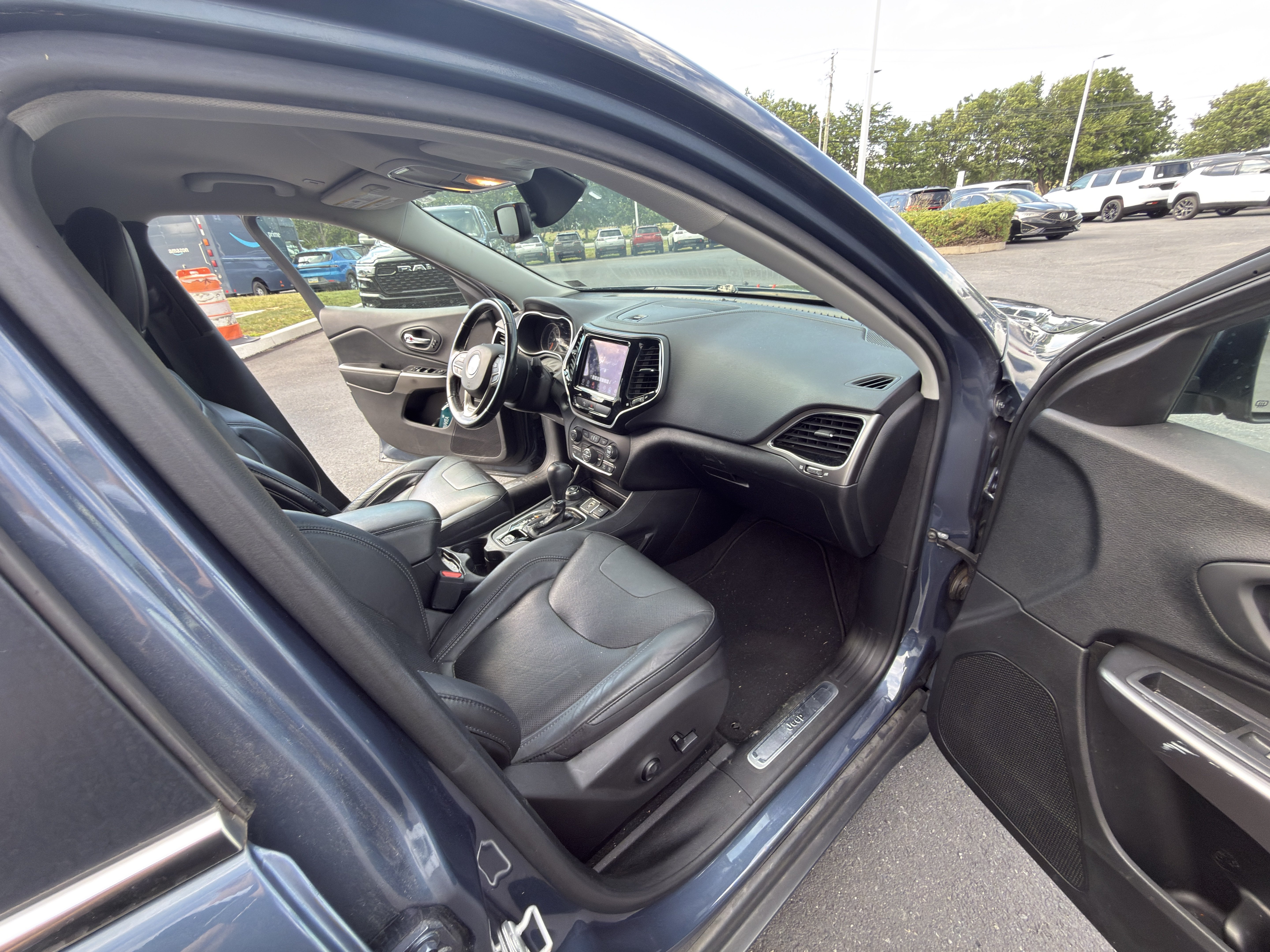 Used 2019 Jeep Cherokee Limited AWD/4WD image 23