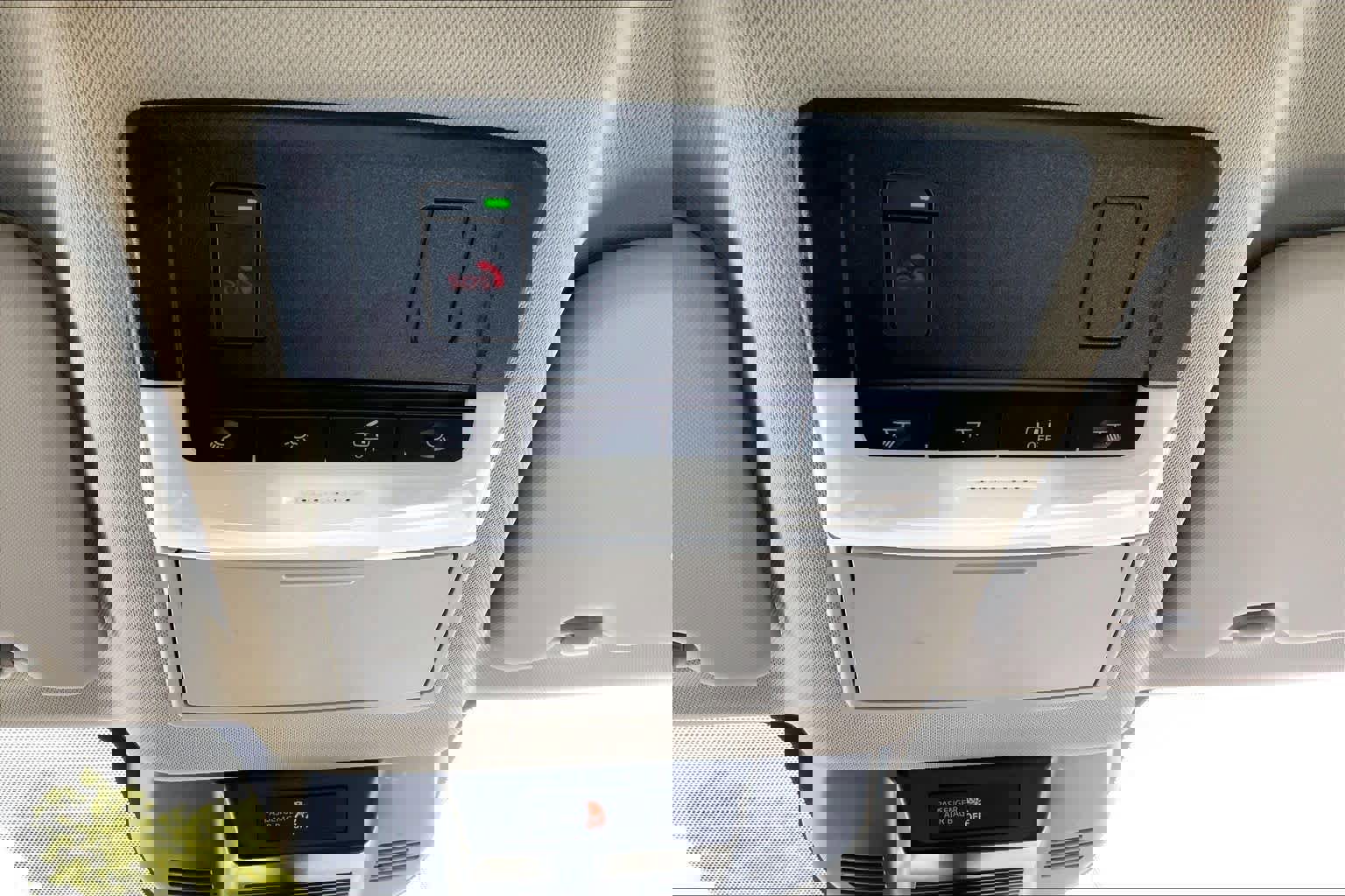 Used 2025 Nissan Rogue SV image 32