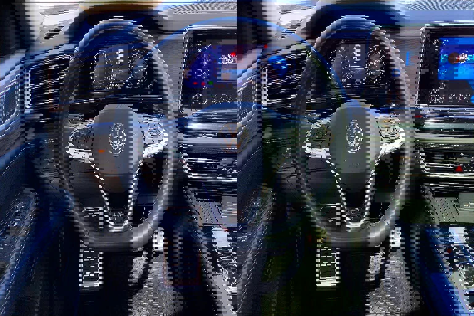 Used 2025 Volkswagen Atlas SEL Premium R-Line AWD/4WD image 5