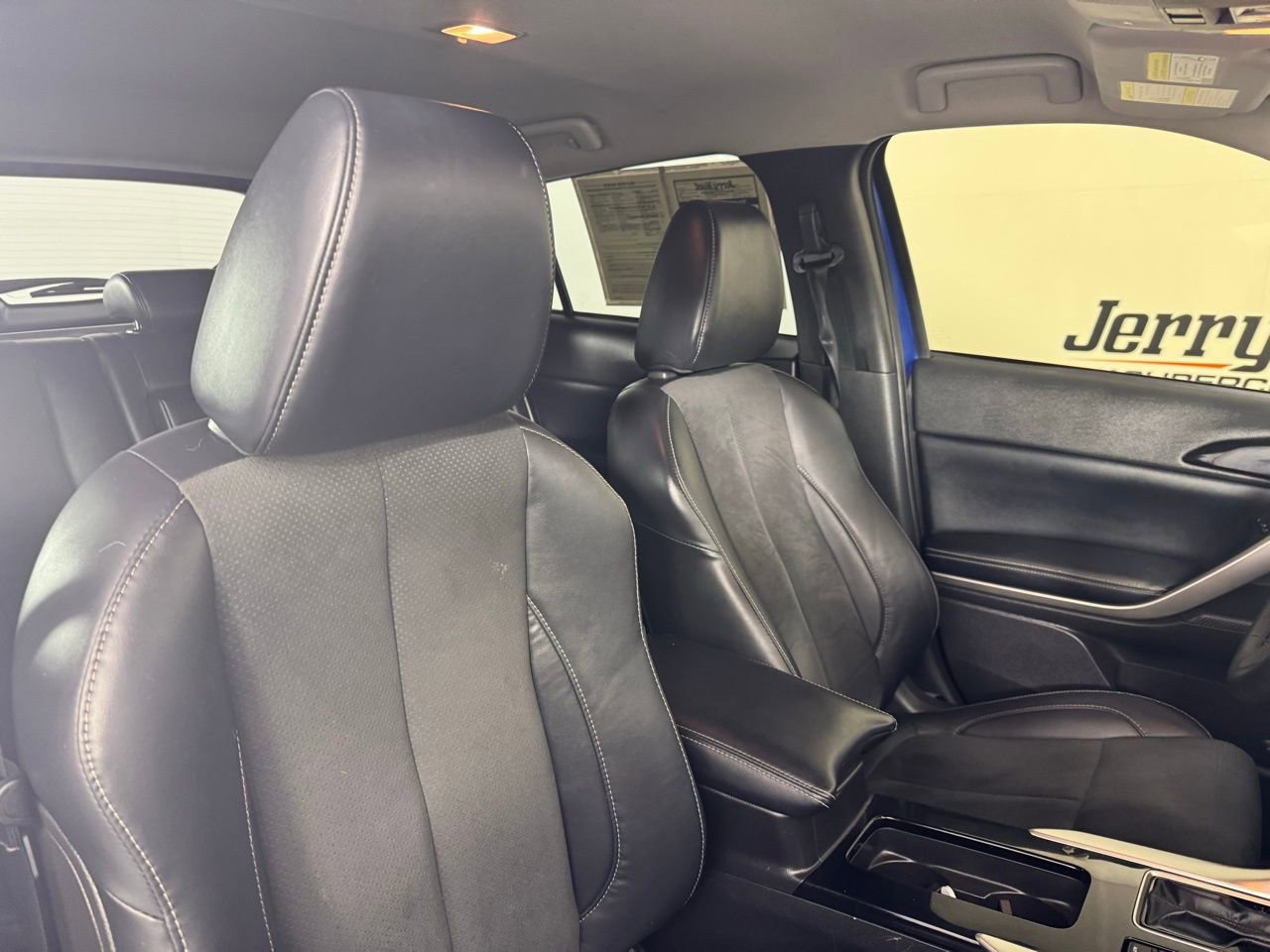 Used 2023 Mitsubishi Eclipse Cross SE image 32