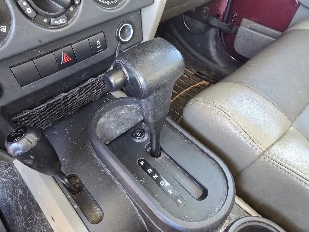 Used 2010 Jeep Wrangler Unlimited Sahara w/ Mopar Chrome Edition Group image 17