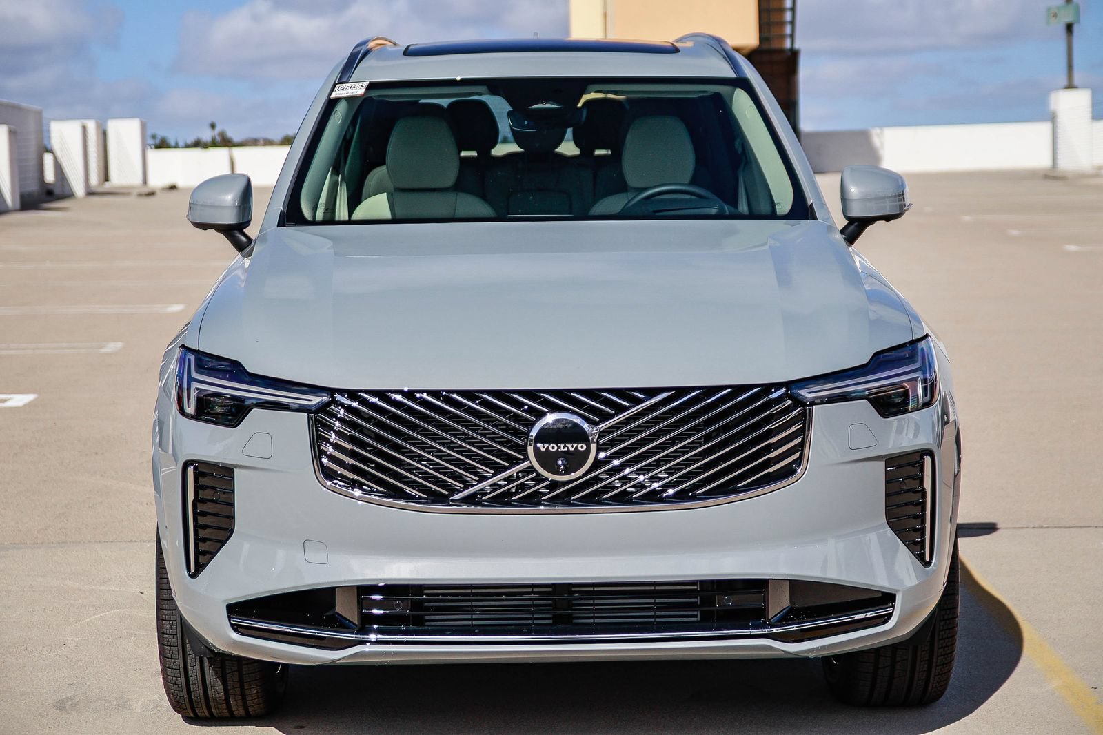New 2026 Volvo XC90 T8 Ultra w/ Protection Package Premier AWD/4WD image 2