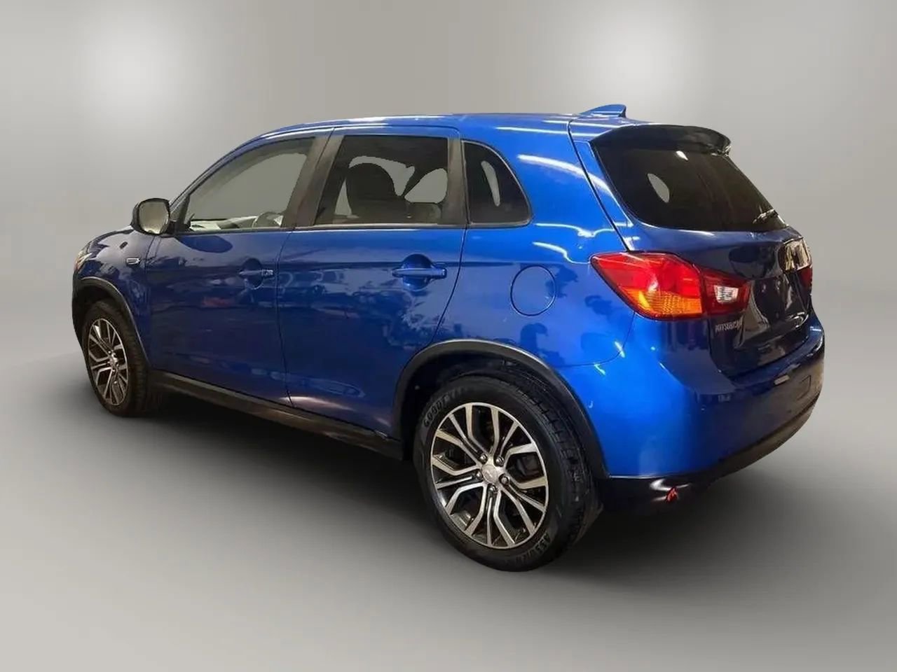 Used 2017 Mitsubishi Outlander Sport LE image 5