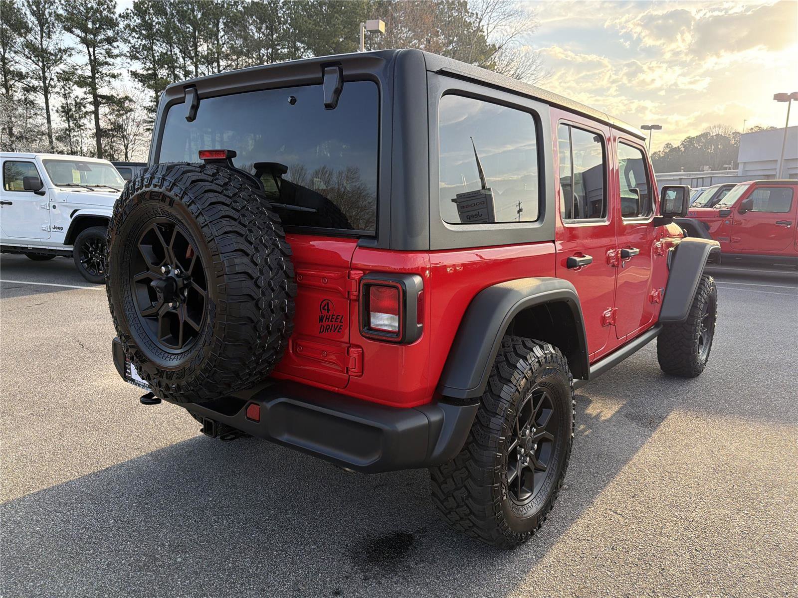 Used 2025 Jeep Wrangler Willys image 5