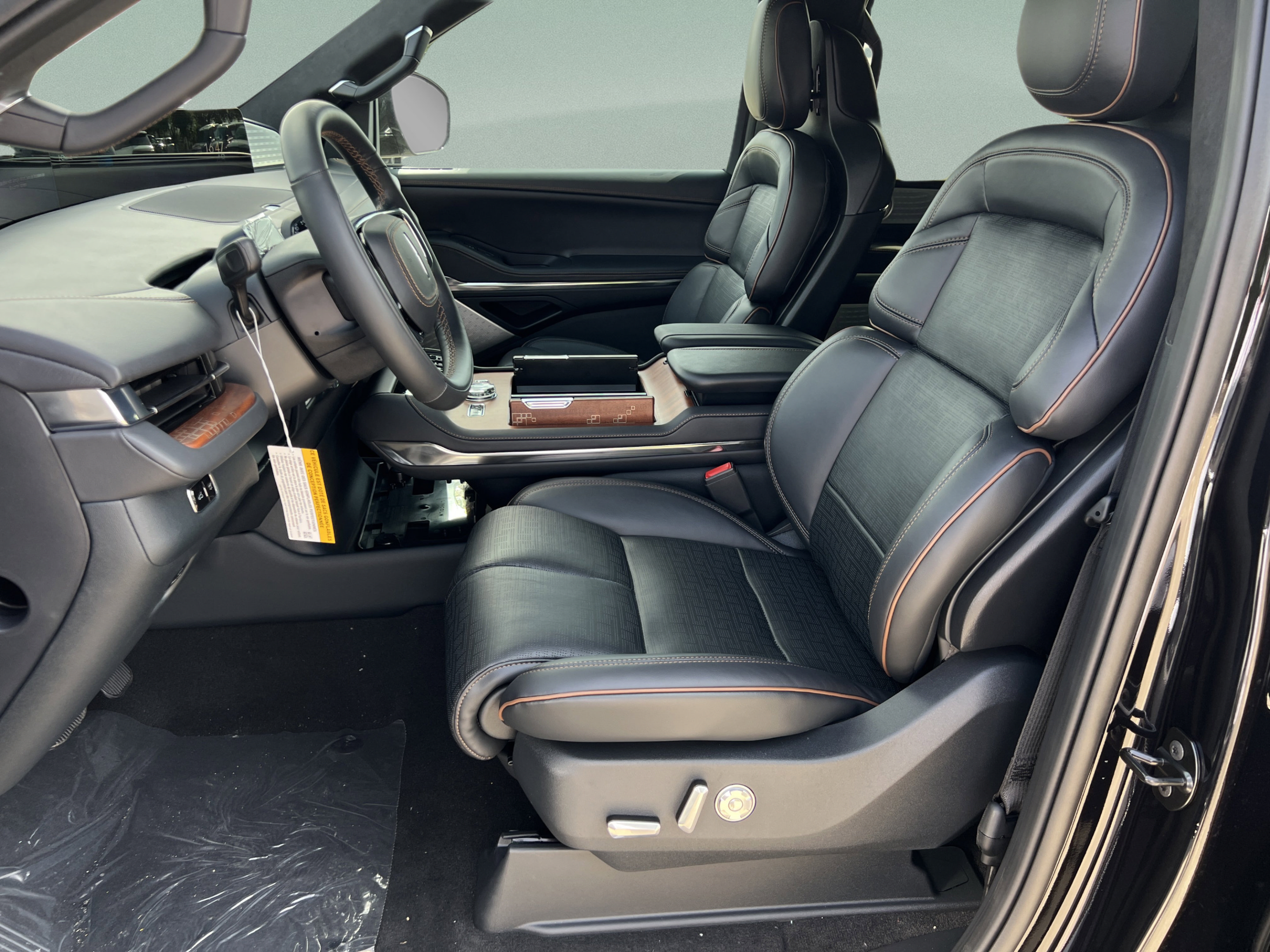 New 2026 Lincoln Navigator Black Label AWD/4WD image 18