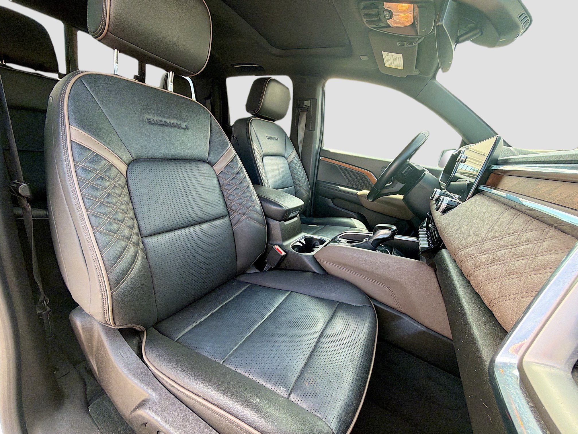 Used 2023 GMC Canyon Denali image 15