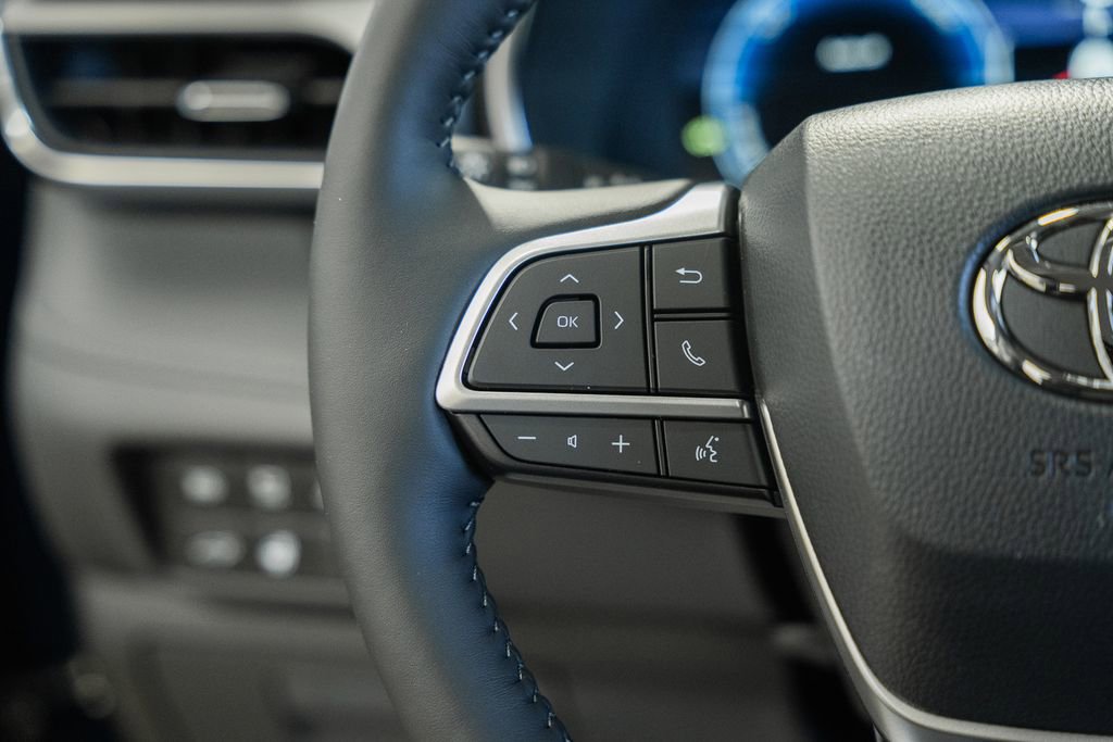 New 2026 Toyota Highlander Platinum image 33