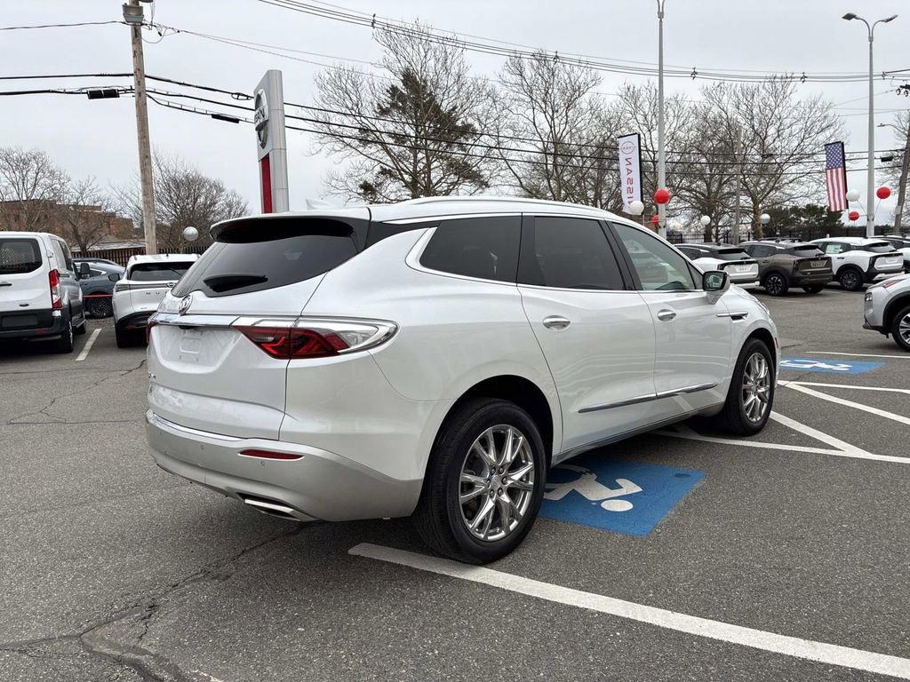 Used 2022 Buick Enclave Premium w/ Experience Buick Package image 7