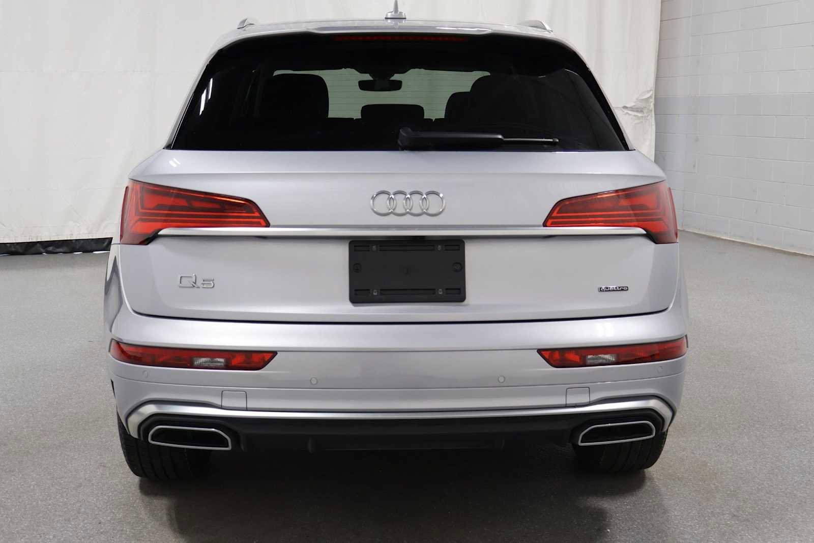 Used 2023 Audi Q5 2.0T Premium w/ Convenience Package AWD/4WD image 7