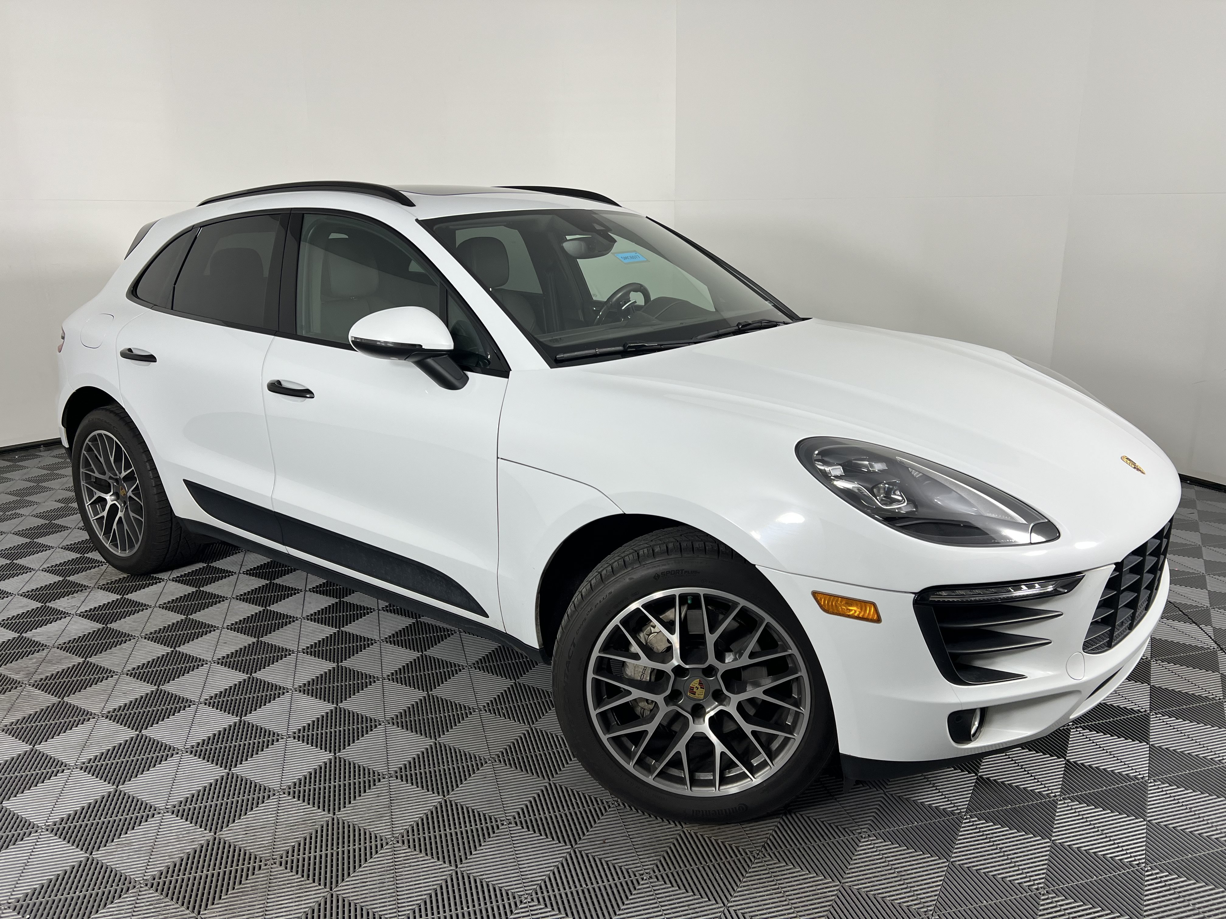 Used 2018 Porsche Macan S AWD/4WD image 2