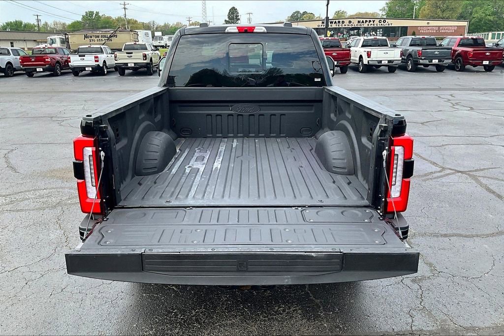 Used 2025 Ford F250 Platinum AWD/4WD image 7
