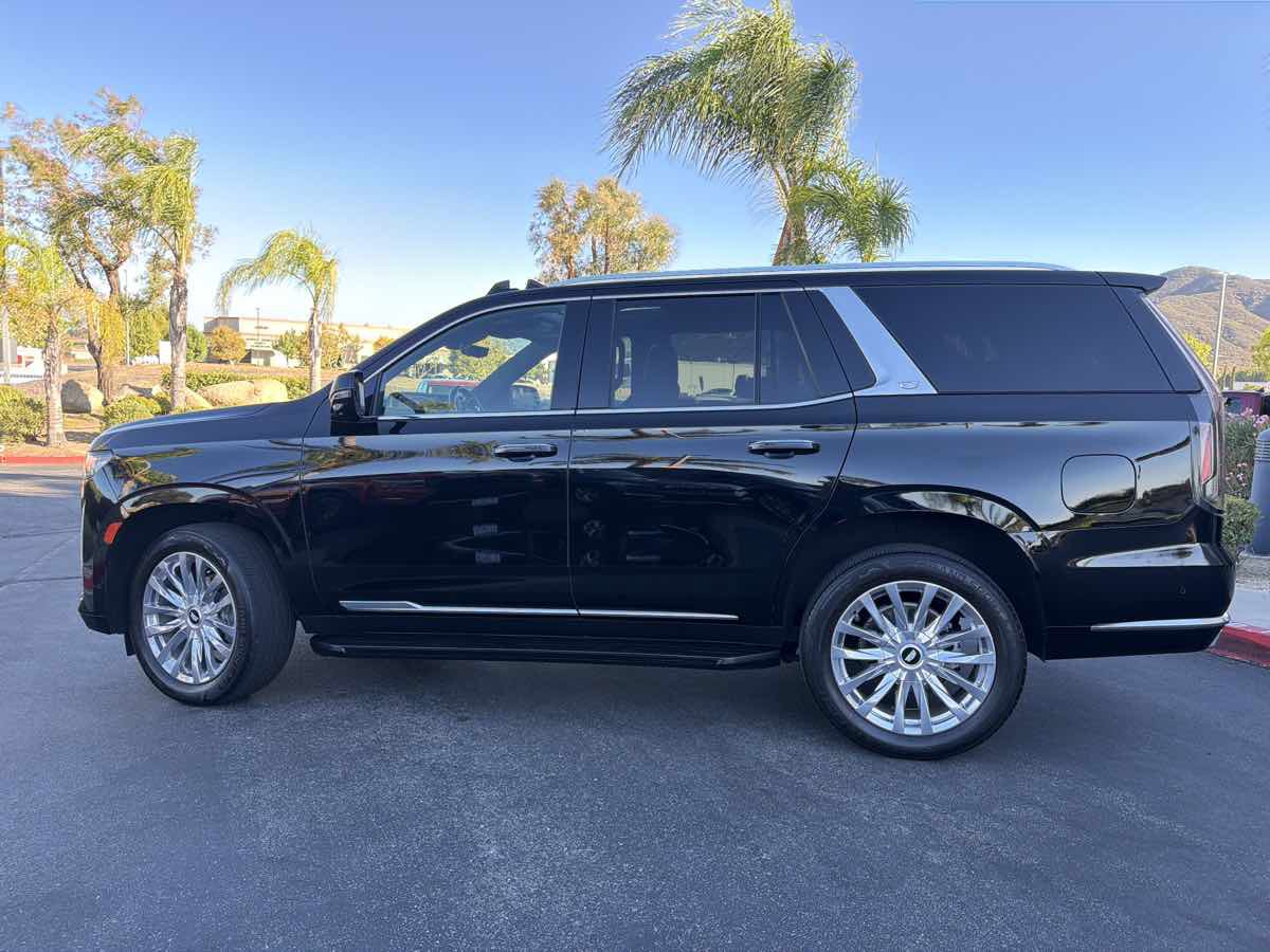 Used 2021 Cadillac Escalade Premium Luxury RWD image 16
