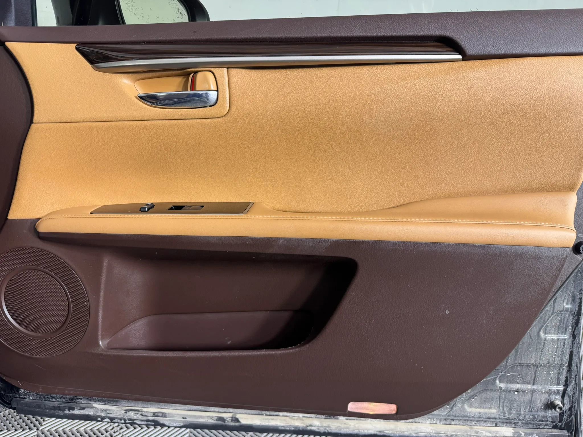 Used 2016 Lexus ES 350 w/ Luxury Package w/Wood Trim FWD image 32