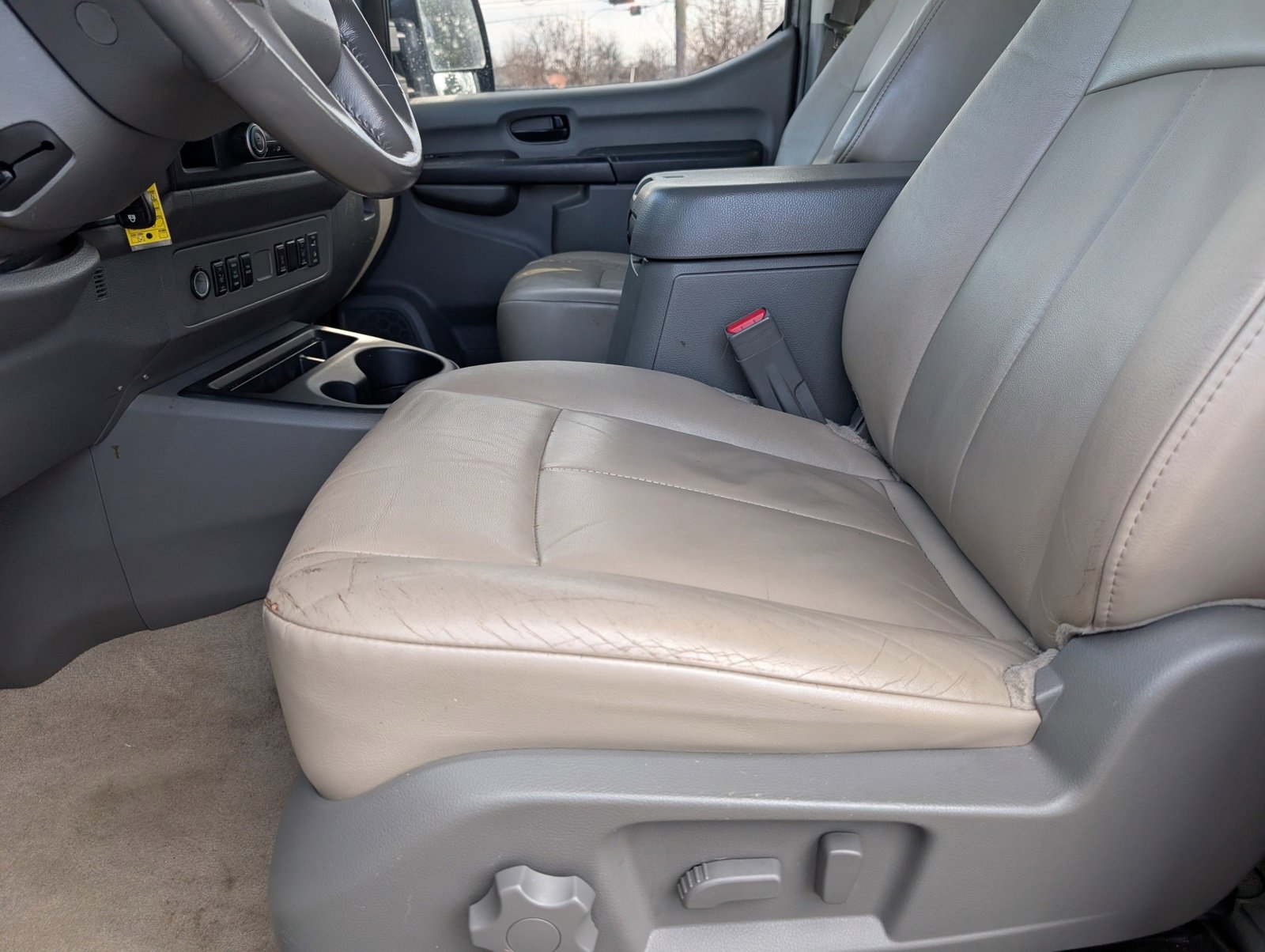 Used 2016 Nissan NV 3500 SL image 7