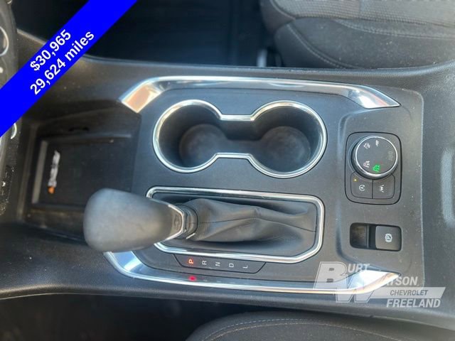 Used 2023 Chevrolet Traverse LT image 18