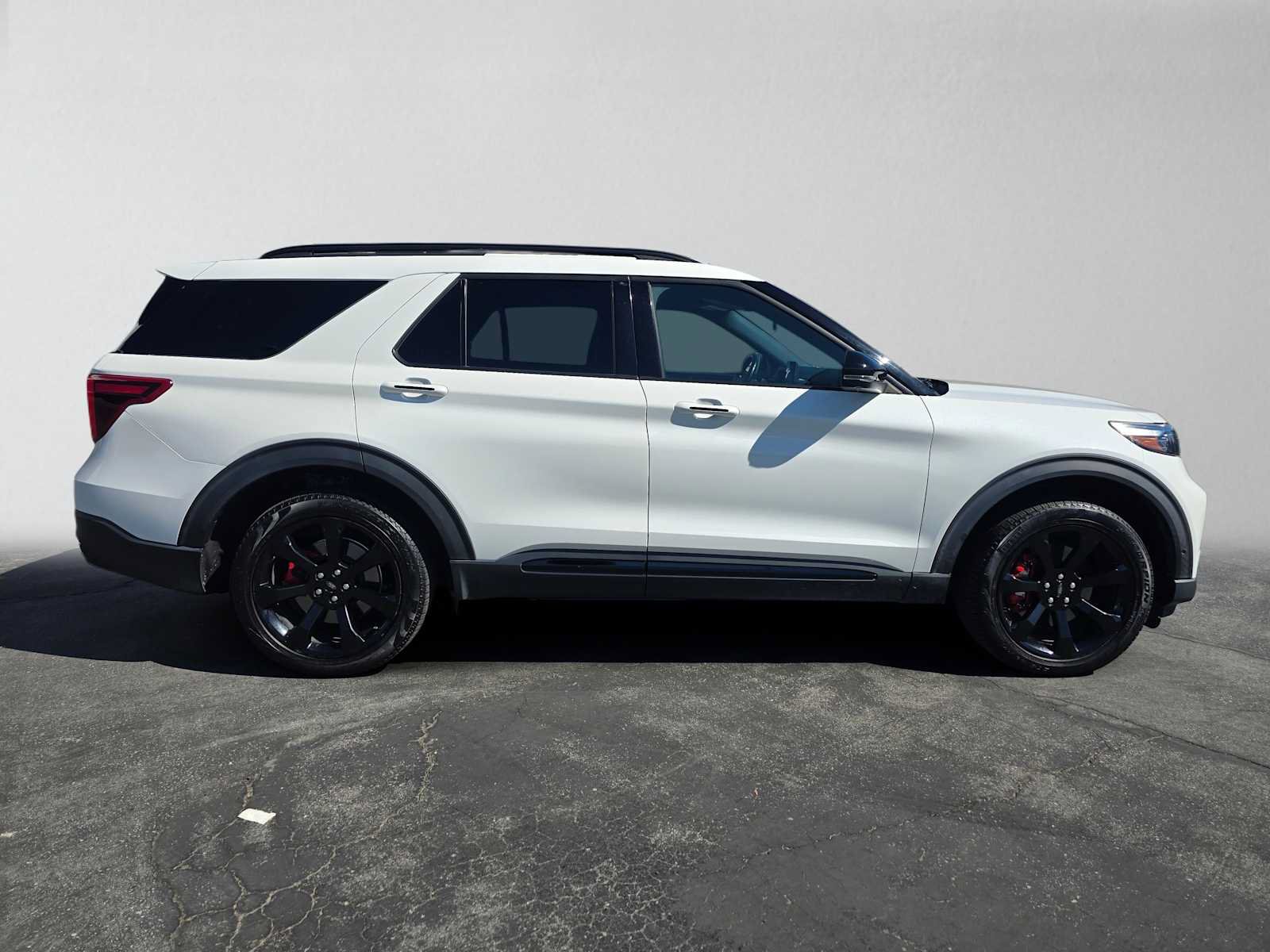 Used 2021 Ford Explorer ST AWD/4WD image 2