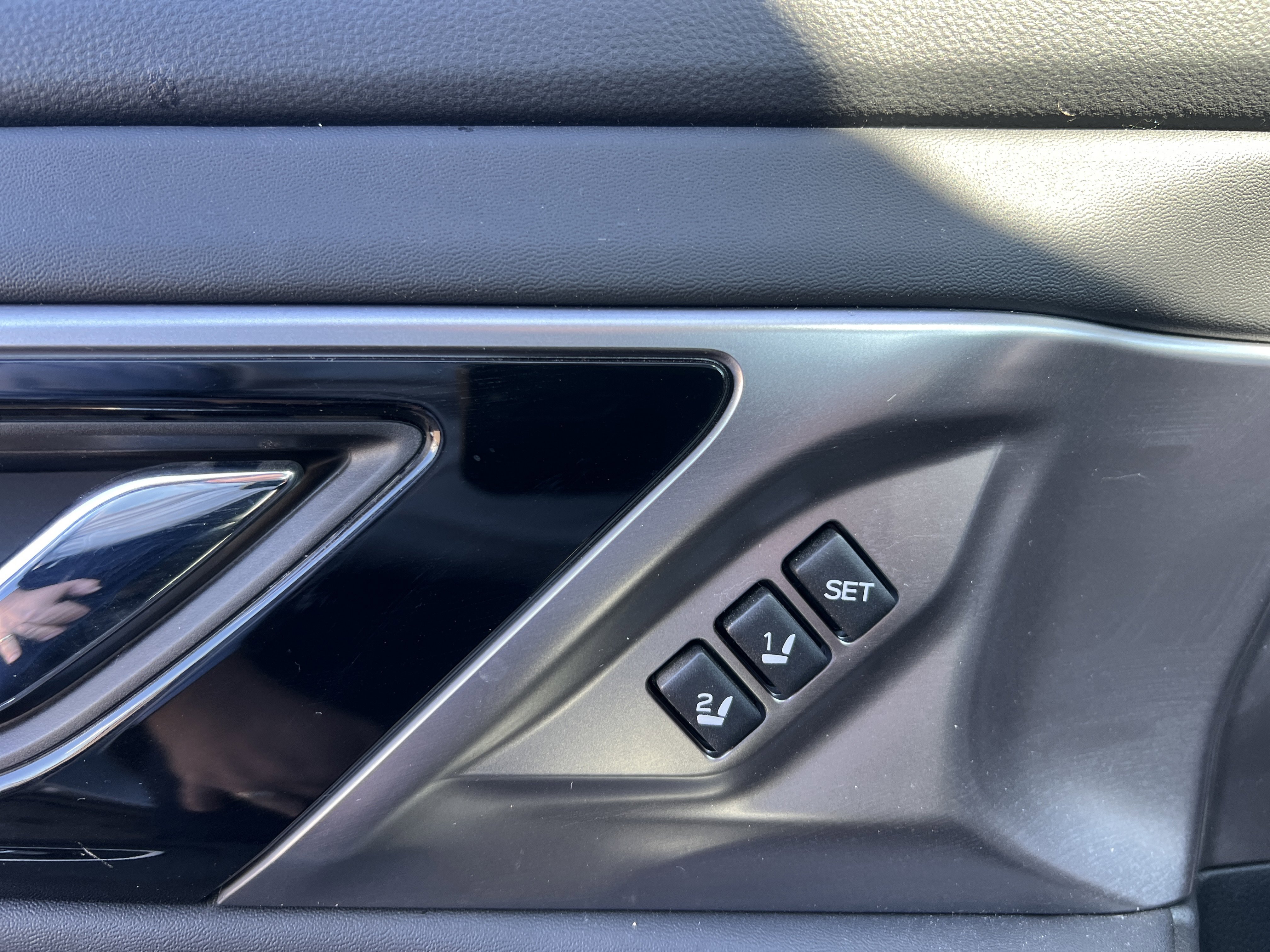 Used 2025 Subaru Outback Limited w/ Tech Package 3 image 6