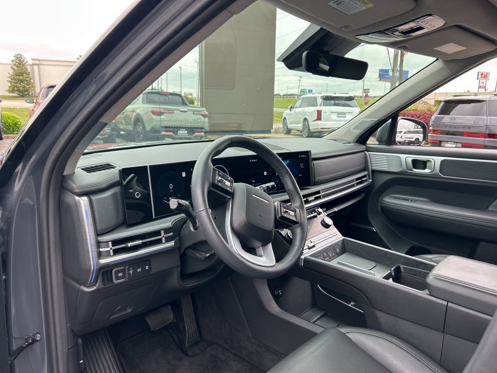 Used 2025 Hyundai Santa Fe Limited AWD/4WD image 15