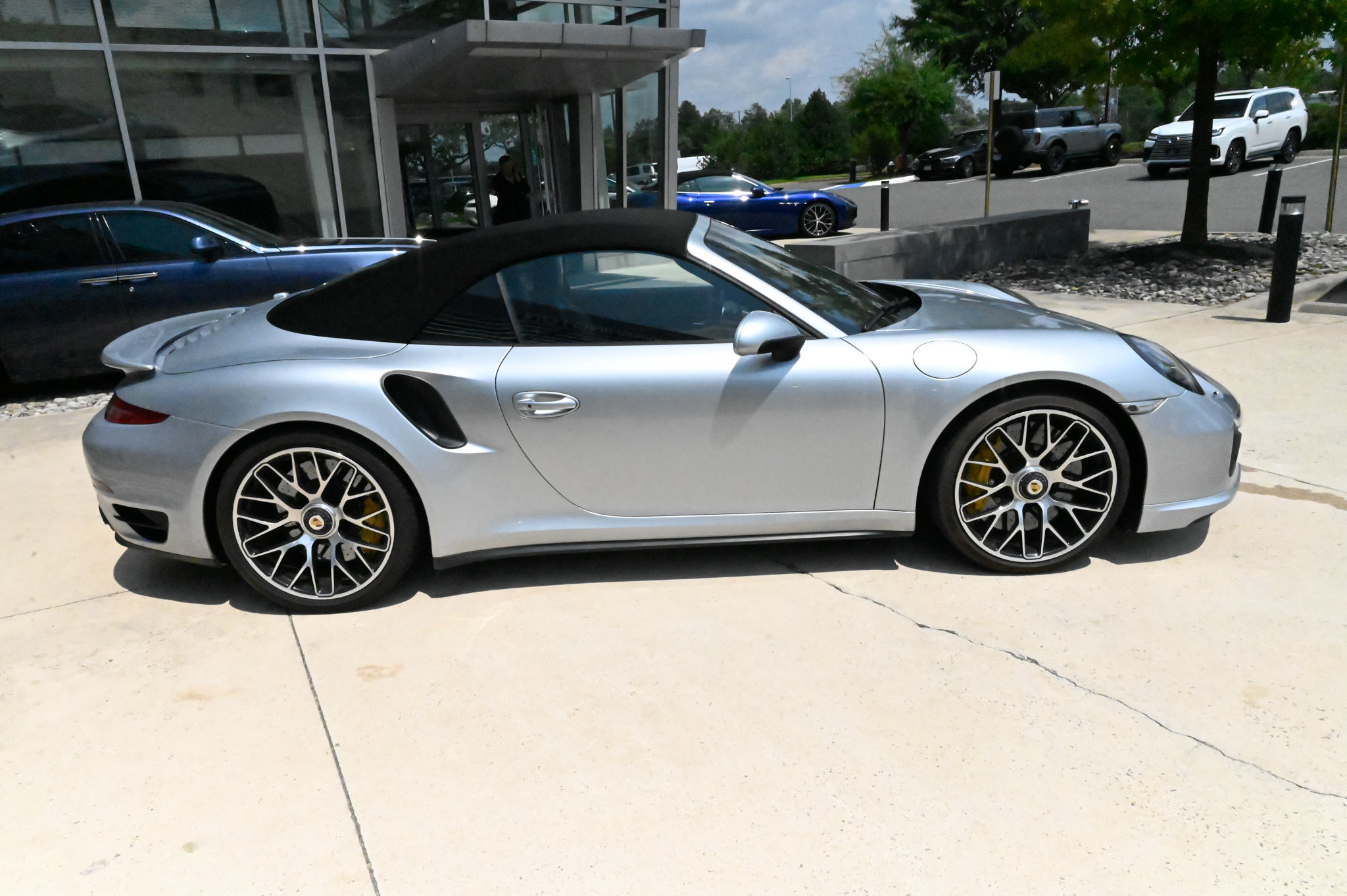 Used 2016 Porsche 911 Turbo S AWD/4WD image 4
