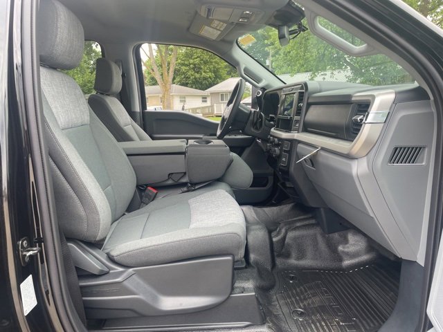 New 2025 Ford F550 4x4 Crew Cab Super Duty w/ XLT Value Package image 19