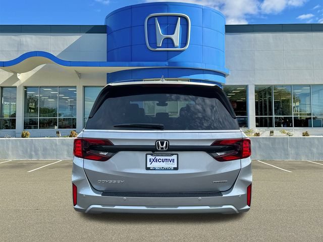 New 2026 Honda Odyssey Touring image 3