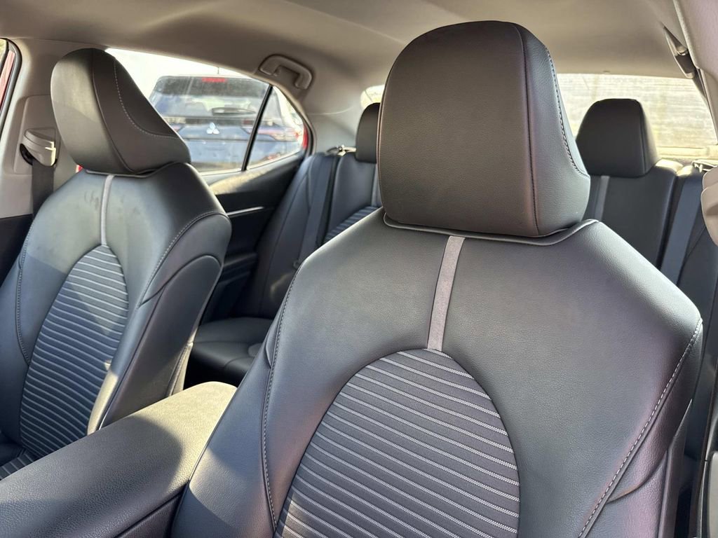 Used 2024 Toyota Camry SE image 21
