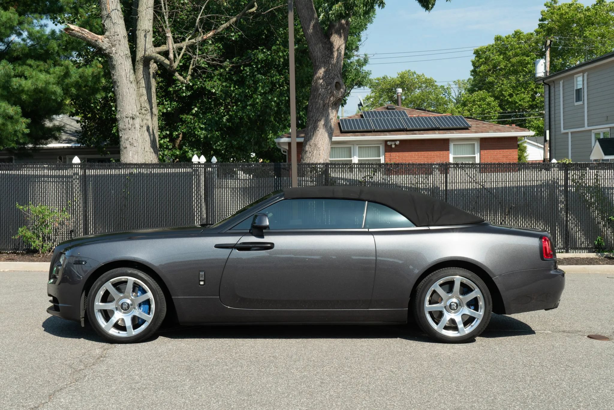 Used 2017 Rolls-Royce Dawn RWD image 8