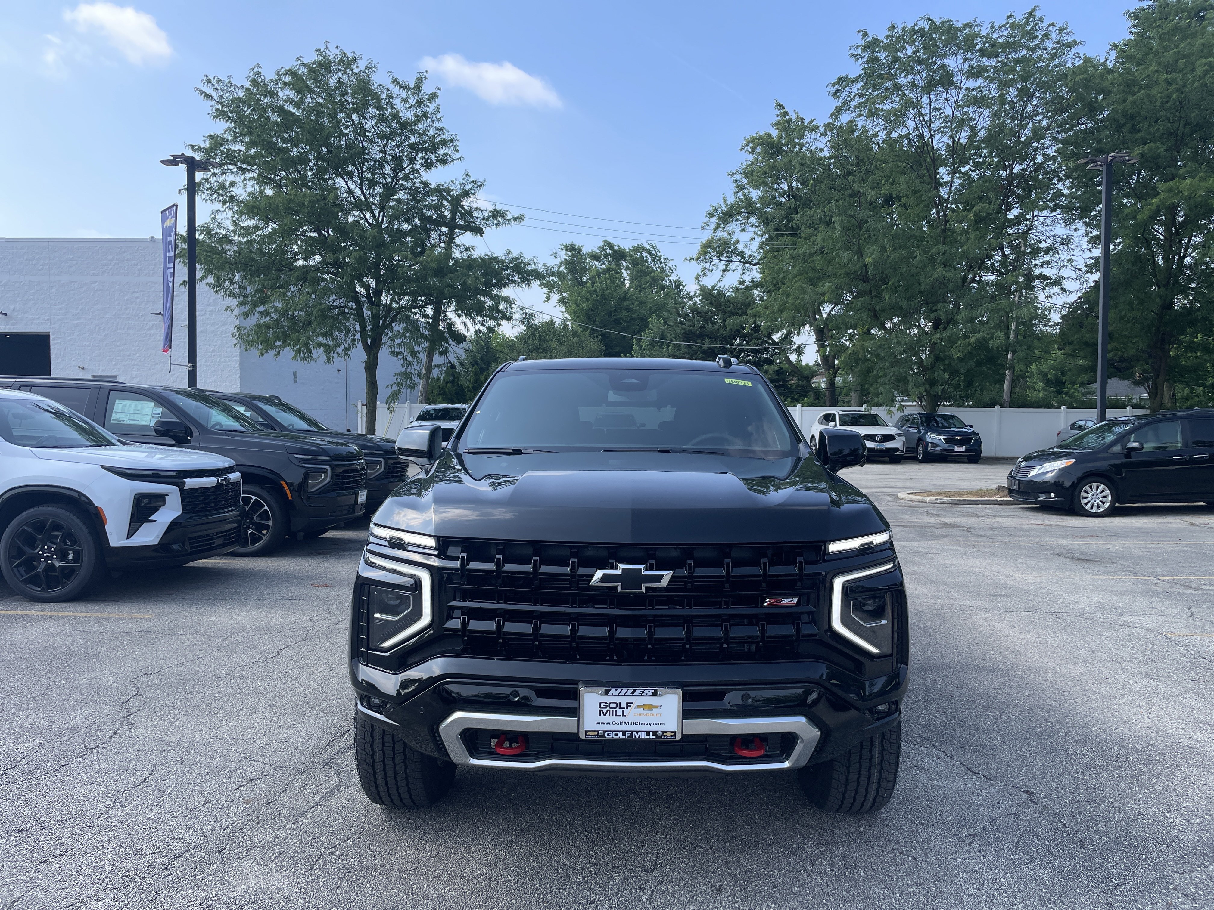 New 2026 Chevrolet Tahoe Z71 w/ Comfort Package AWD/4WD image 2