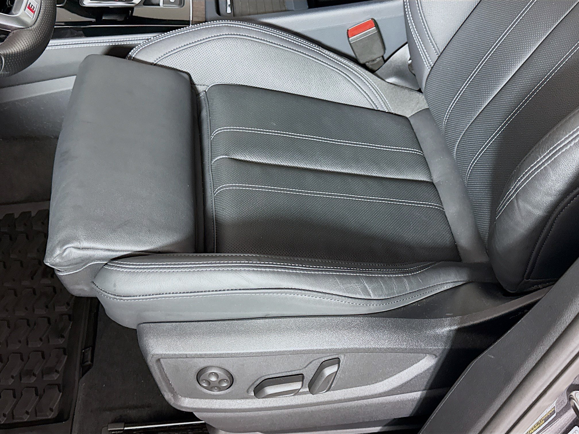 Used 2024 Audi Q5 e Prestige AWD/4WD image 21