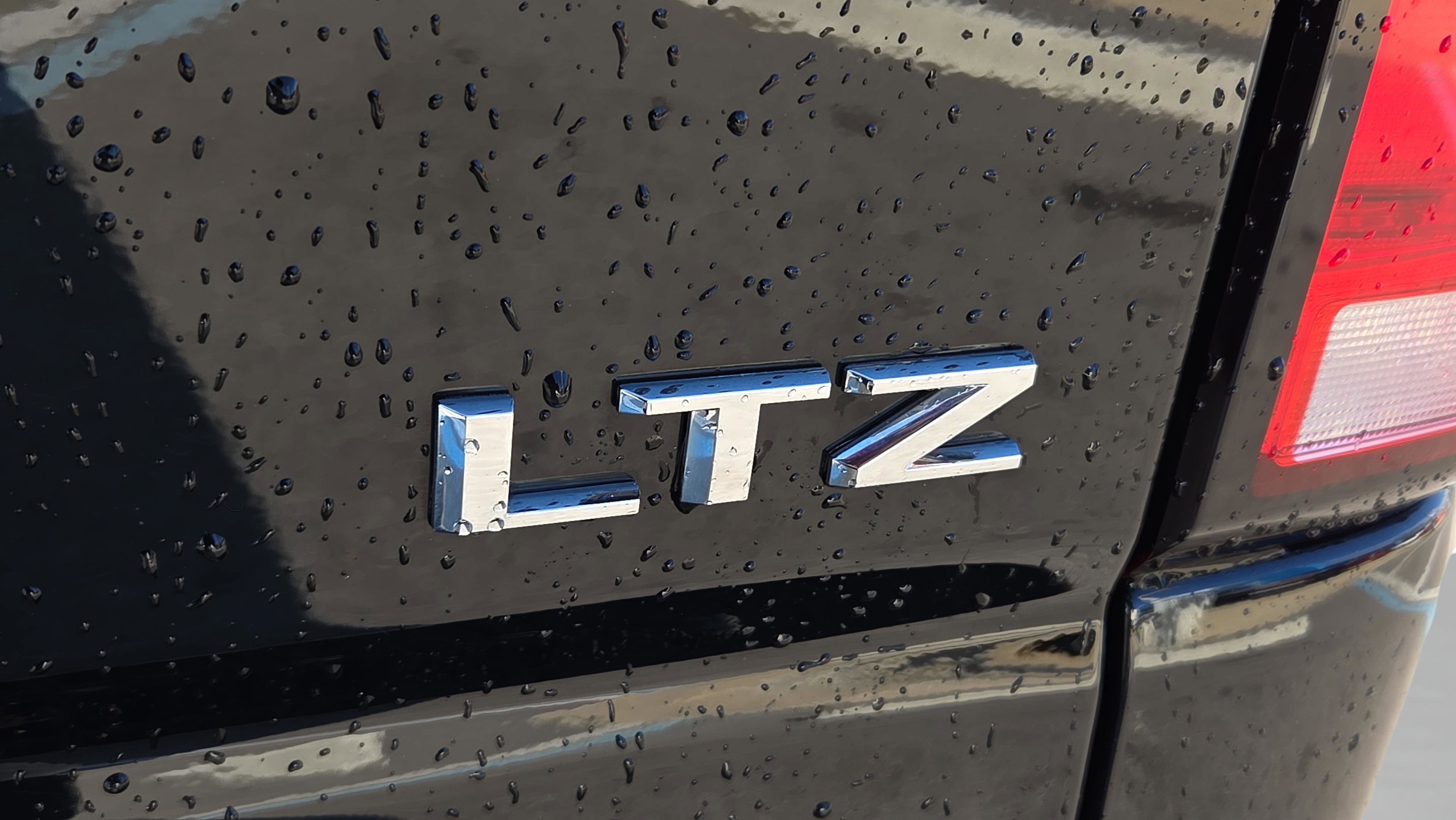 Used 2024 Chevrolet Silverado 2500 LTZ w/ LTZ Premium Package image 17