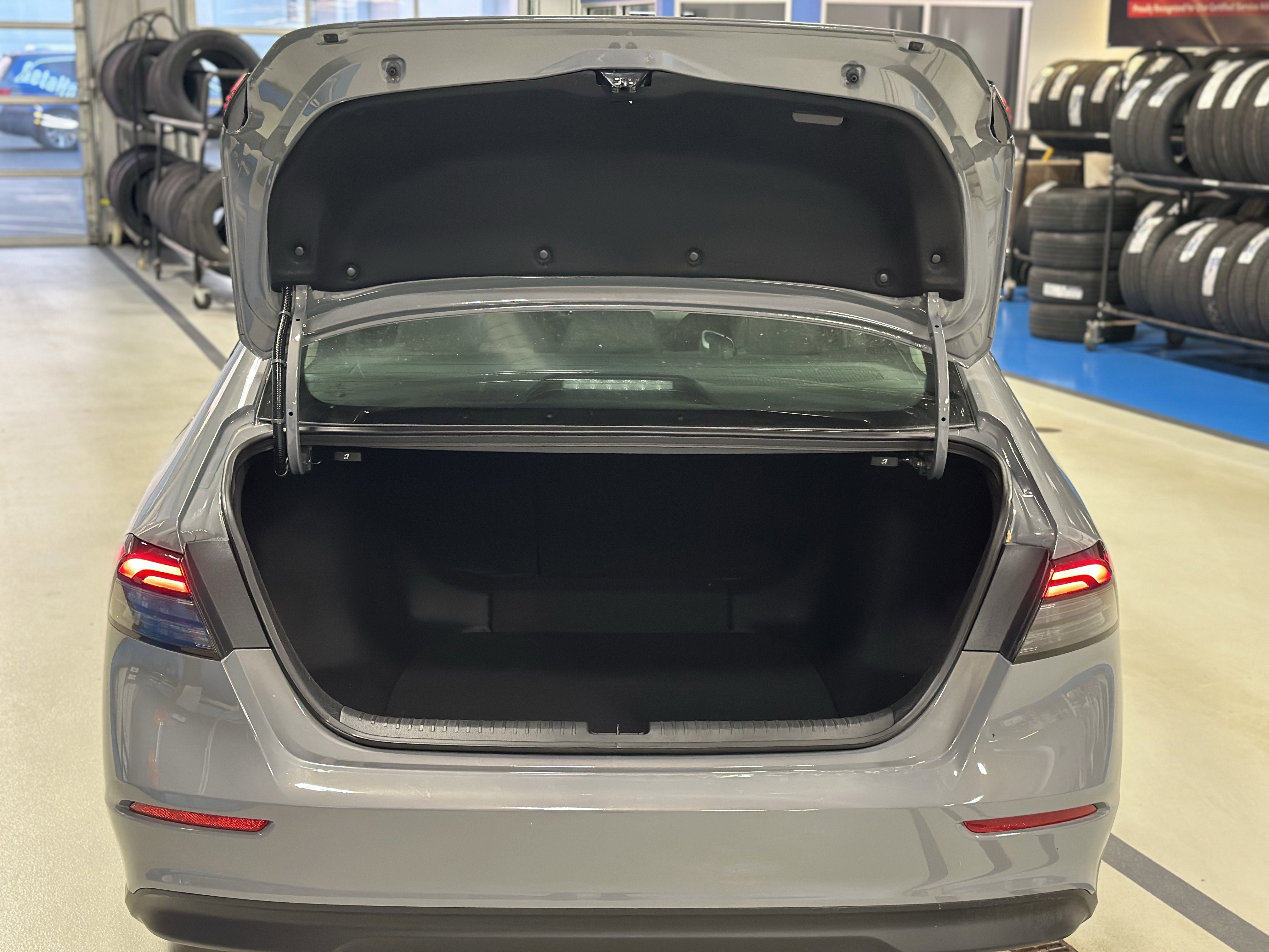 New 2025 Honda Accord SE image 6