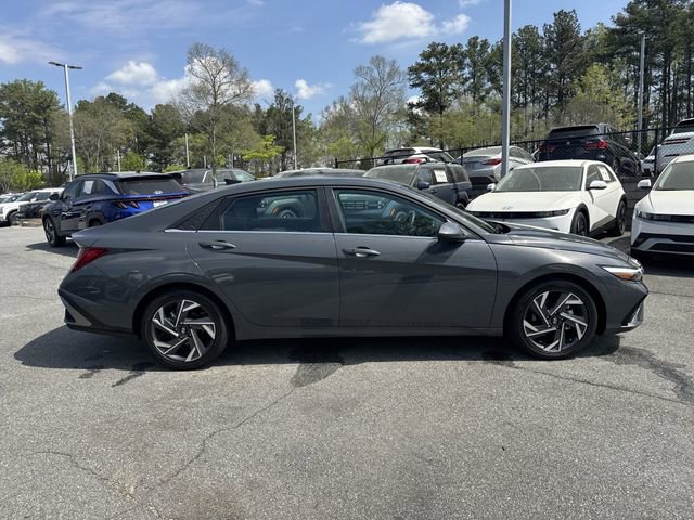 Certified 2025 Hyundai Elantra SEL FWD image 8