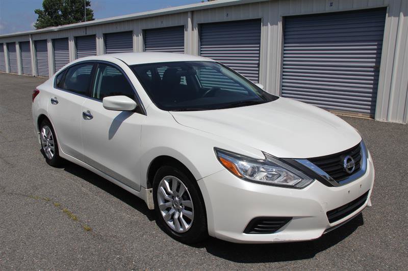 Used 2017 Nissan Altima 2.5 S w/ Power Driver Seat Package FWD image 4