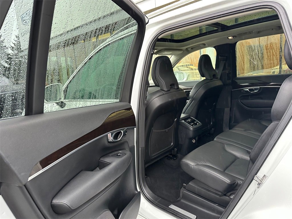Used 2019 Volvo XC90 T6 Momentum w/ Protection Package Premier image 16