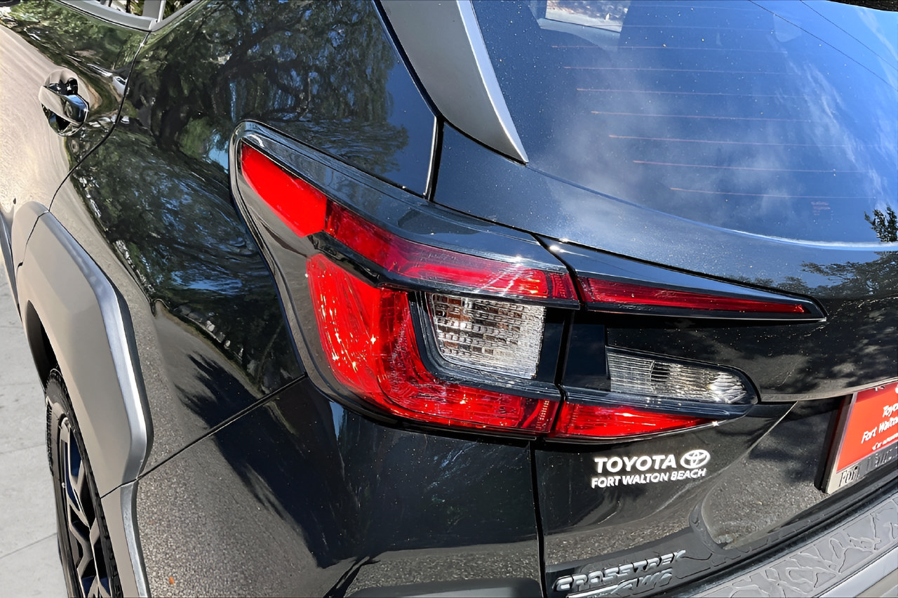 Used 2024 Subaru Crosstrek 2.5i Wilderness w/ Crosstrek Mirror Package AWD/4WD image 31
