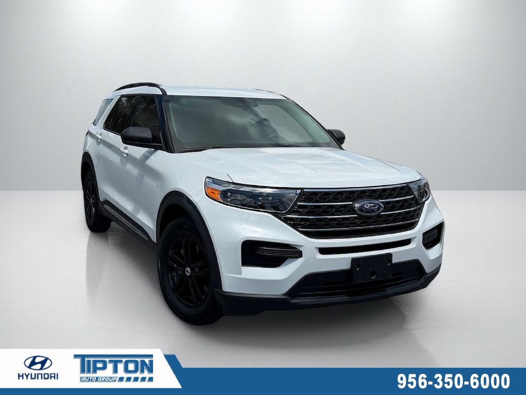 Used 2024 Ford Explorer XLT RWD image 1