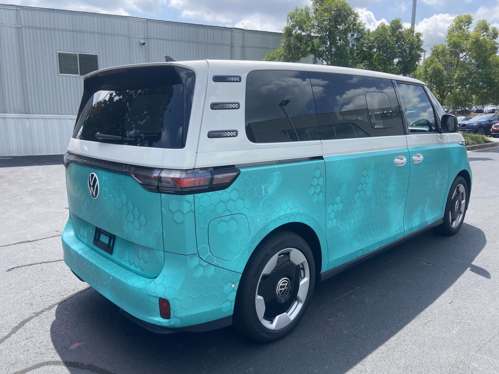 New 2025 Volkswagen ID. Buzz Pro S RWD image 9