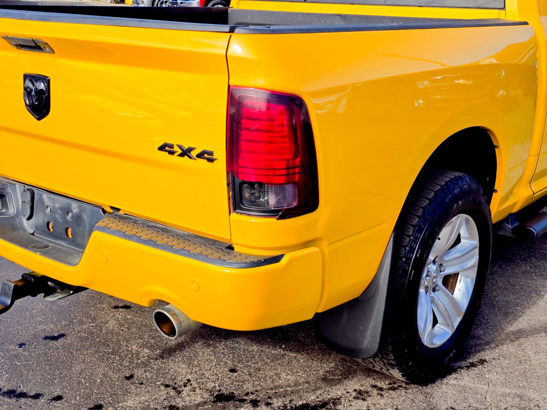 Used 2016 RAM 1500 Sport w/ Stinger Yellow Sport Package image 22