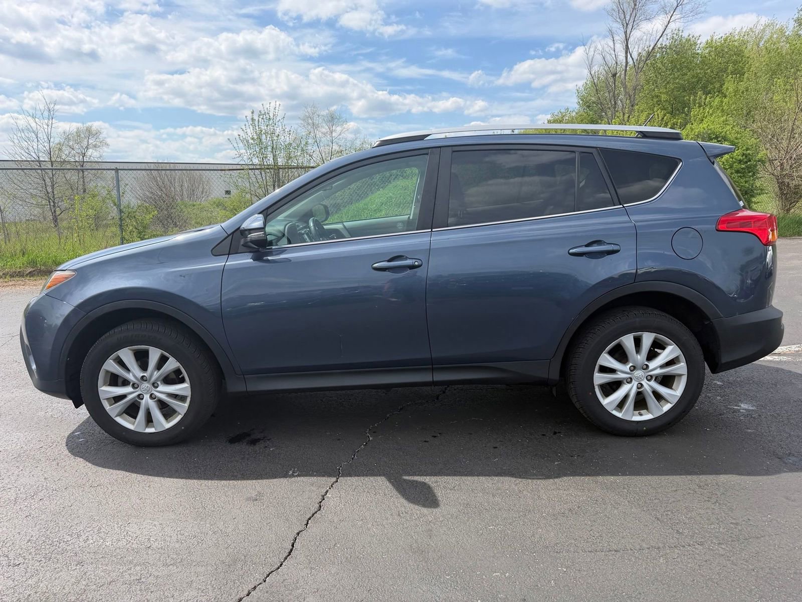 Used 2013 Toyota RAV4 Limited AWD/4WD image 10
