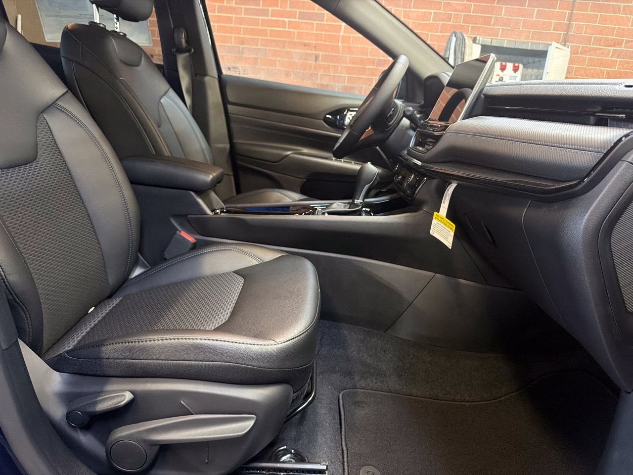 New 2026 Jeep Compass Latitude AWD/4WD image 17