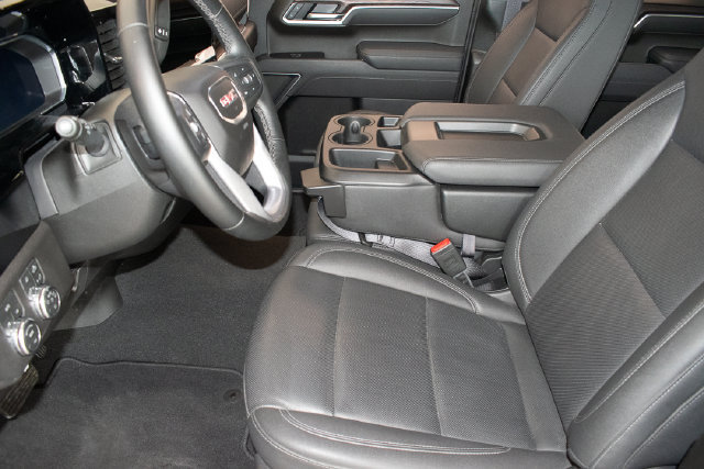 Used 2026 GMC Sierra 1500 SLT AWD/4WD image 18