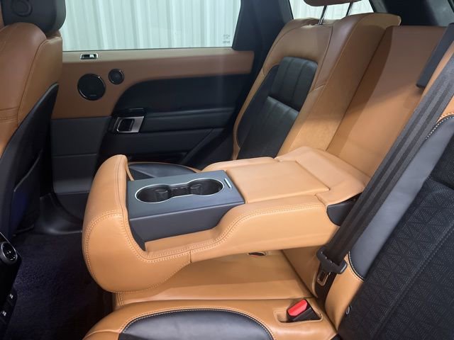 Used 2018 Land Rover Range Rover Sport HSE Dynamic image 16