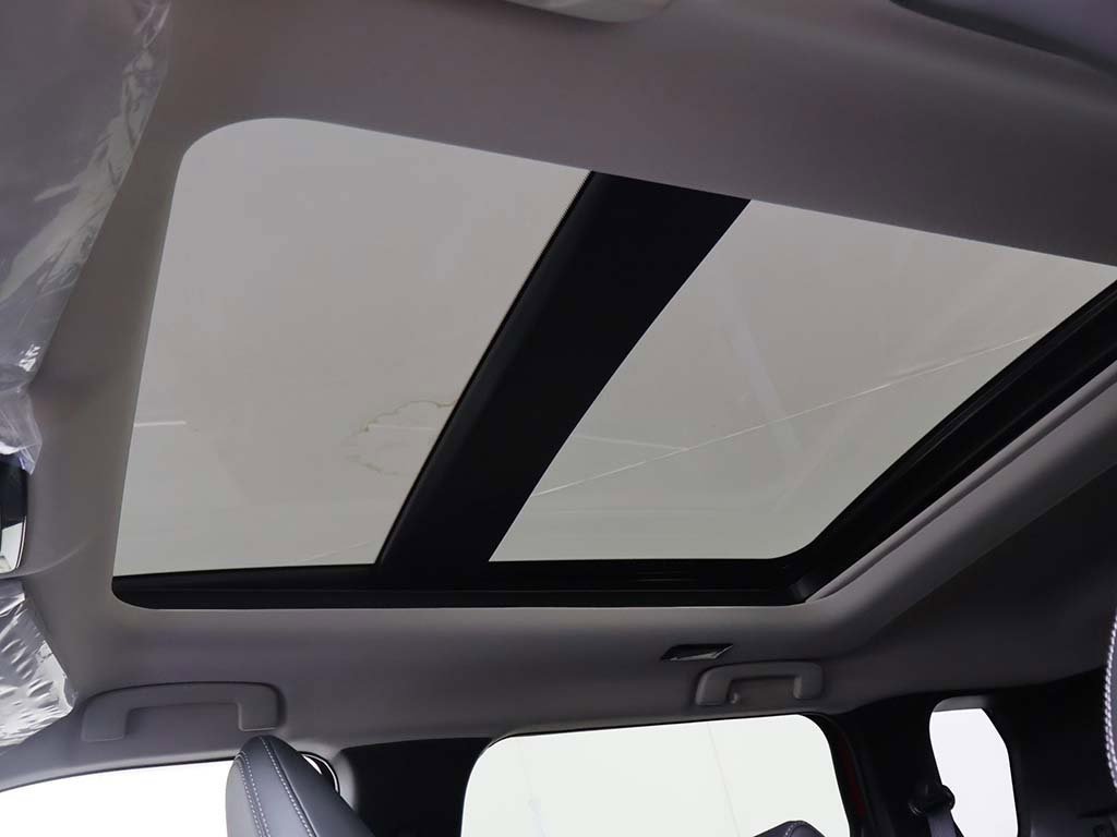 New 2025 Mitsubishi Outlander SE image 23